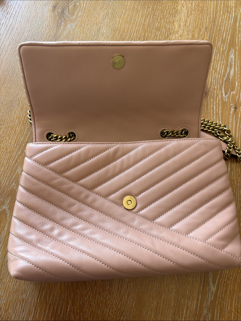 Tory Burch Quilted Chain-Shoulder Bag in Blush Pink with Gold Hardware - Picture 6 of 6
